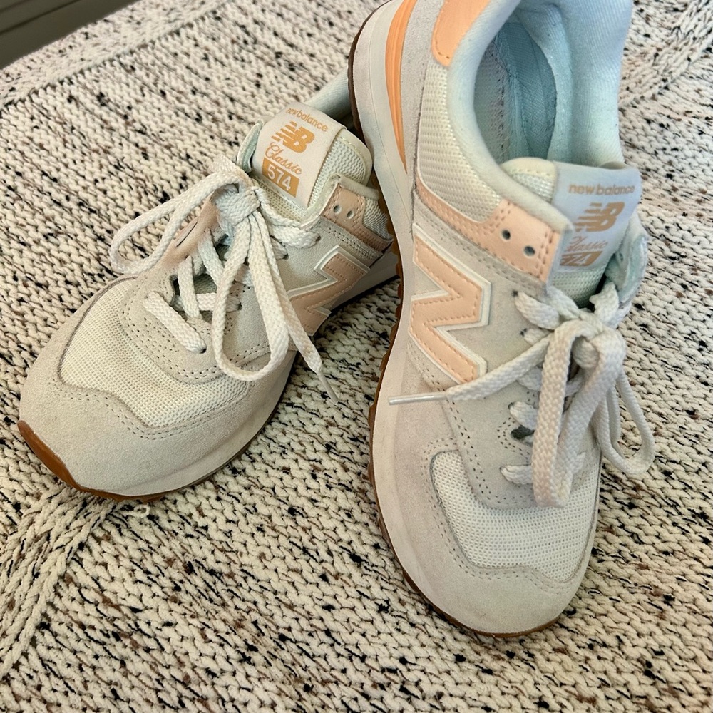 New Balance 574 Classics - Cream and Tan